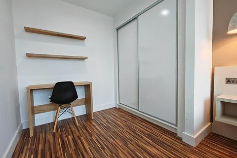 1 bedroom apartment for sale, West Point, Chester Road, Manchester