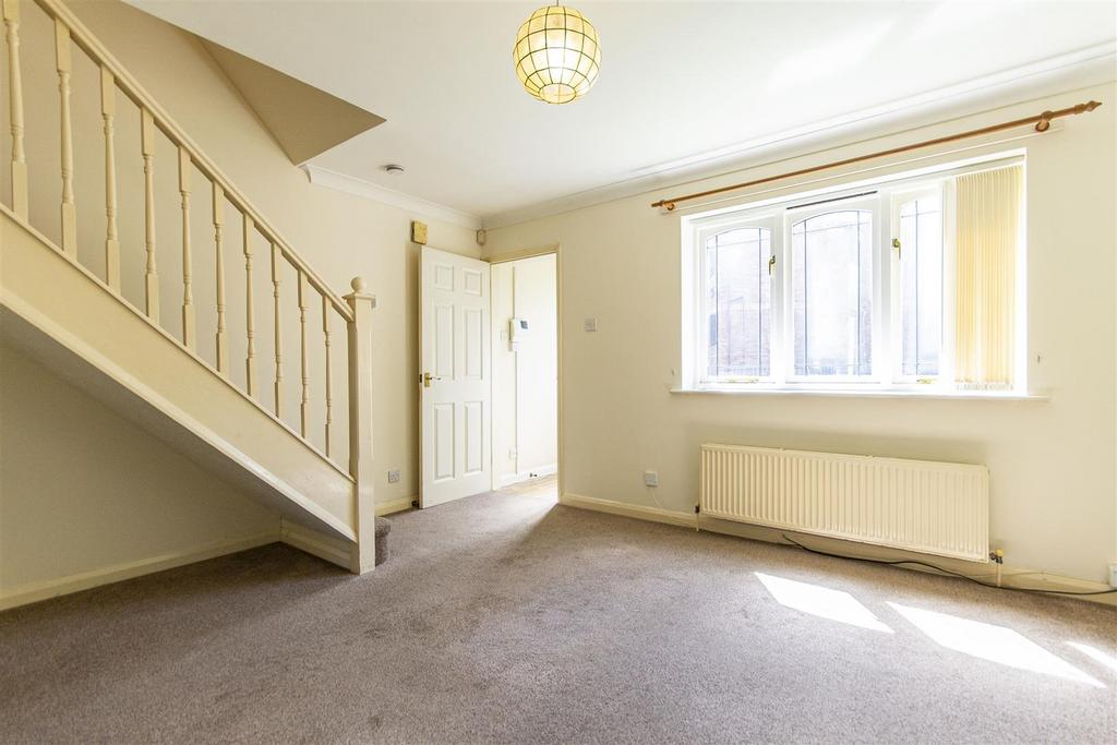 Fernwood Close, Hasland, Chesterfield 2 bed terraced house £155,000