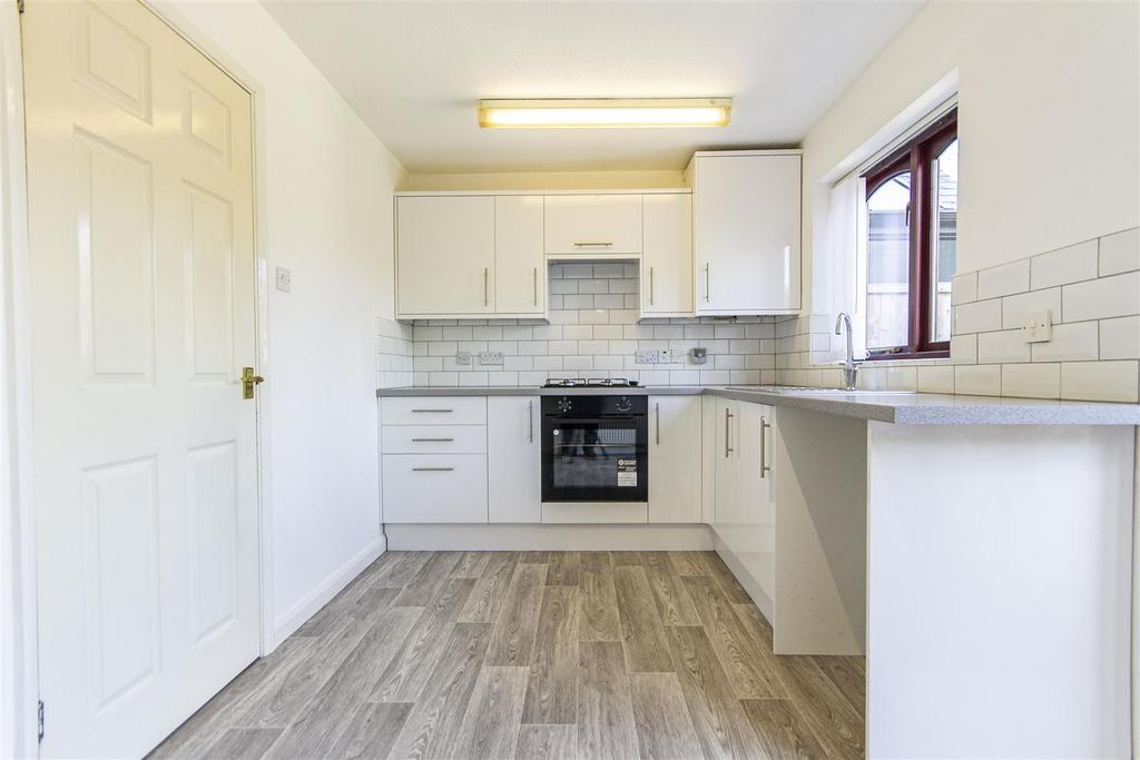 Fernwood Close, Hasland, Chesterfield 2 bed terraced house £155,000