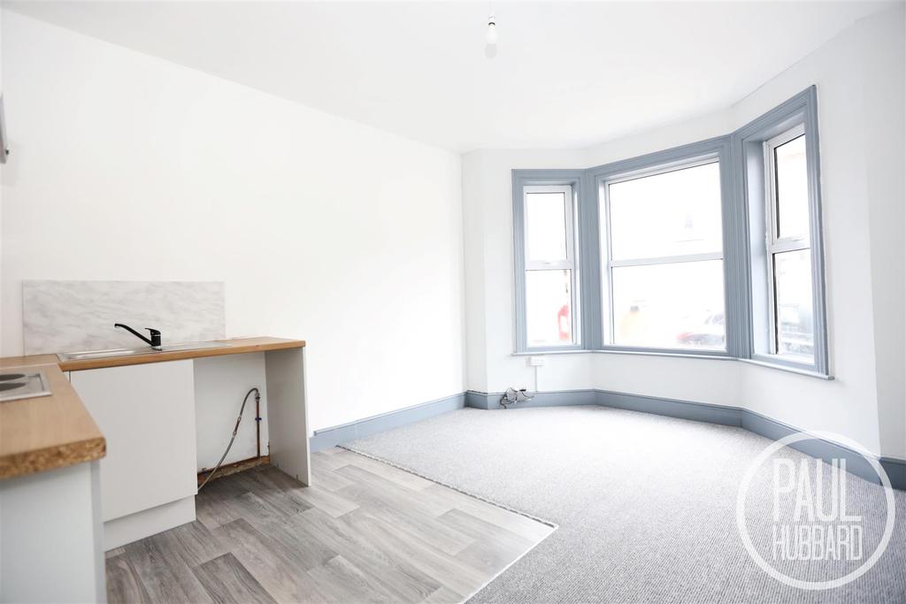 Beresford Road, Lowestoft Apartment £525 pcm (£121 pw)