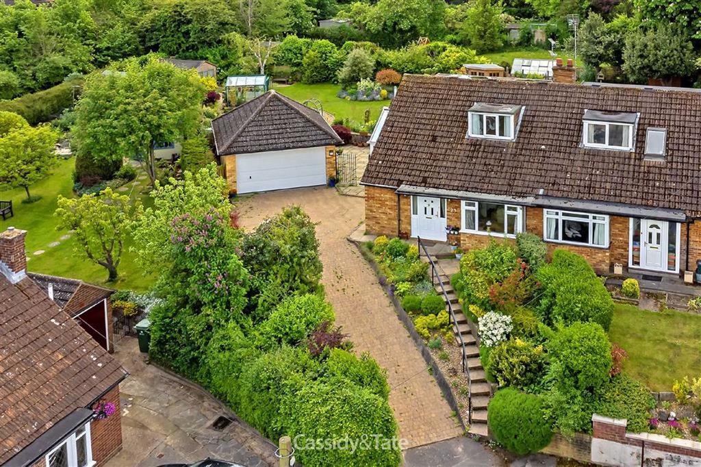 Wick Avenue, Wheathampstead, Hertfordshire 3 bed semidetached house