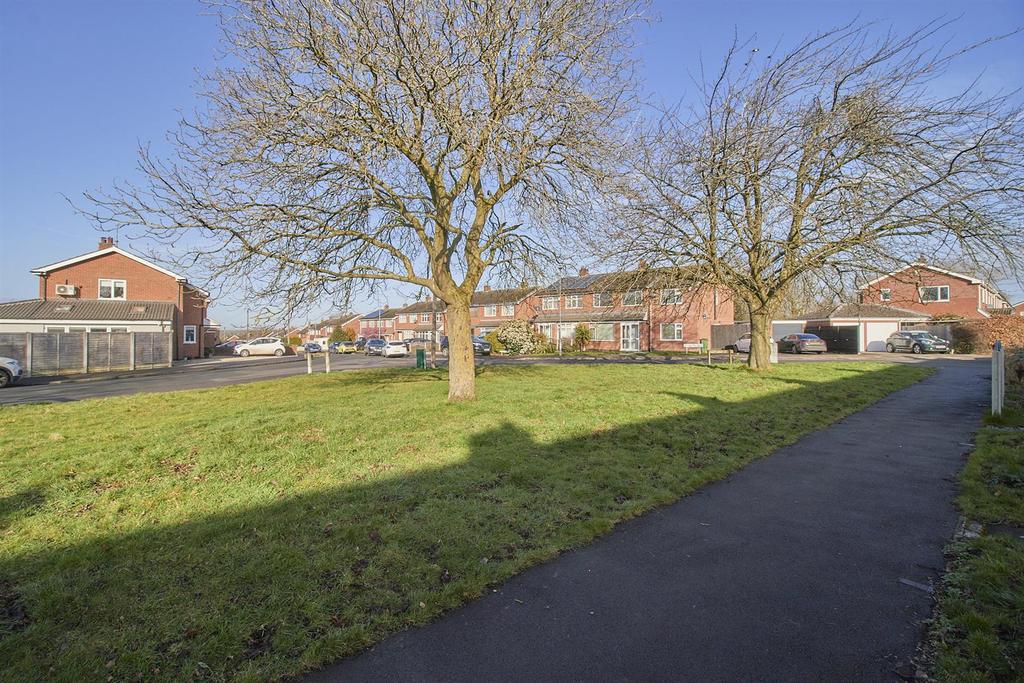Brooklands Road, Cosby 3 bed townhouse £950 pcm (£219 pw)