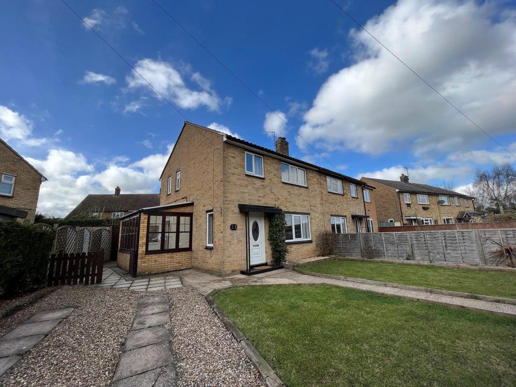 LINGS CLOSE, EATON, VALE OF BELVOIR 3 bed semidetached house £800 pcm (£185 pw)