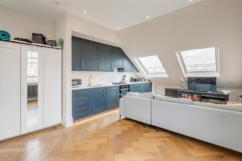 2 bedroom apartment for sale, Stephendale Road, London