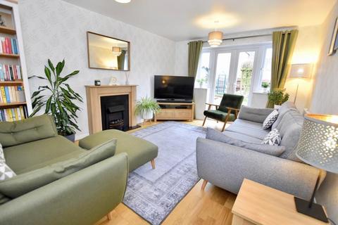 8 Lyons Drive, Coventry, CV5 9PP
