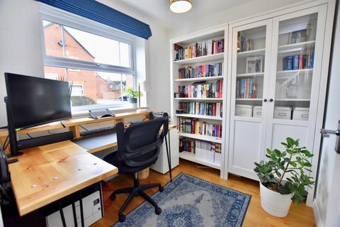 8 Lyons Drive, Coventry, CV5 9PP