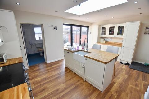 92 Glendower Avenue, Coventry, CV5 8BB