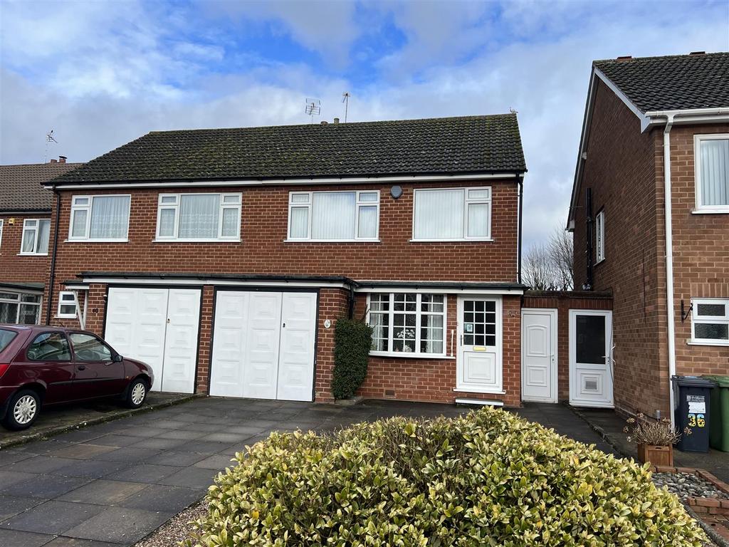 Fieldon Close, Shirley, Solihull 3 bed semidetached house £375,000