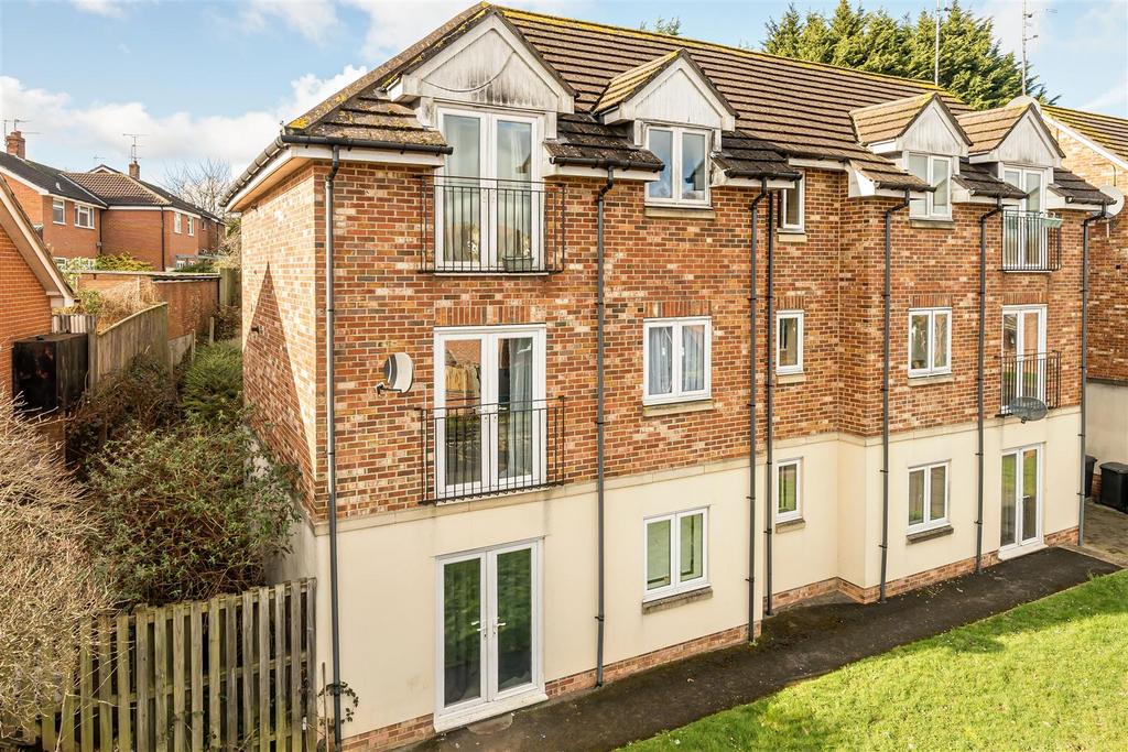 Monmouth Road, Yeovil 1 bed apartment £110,000