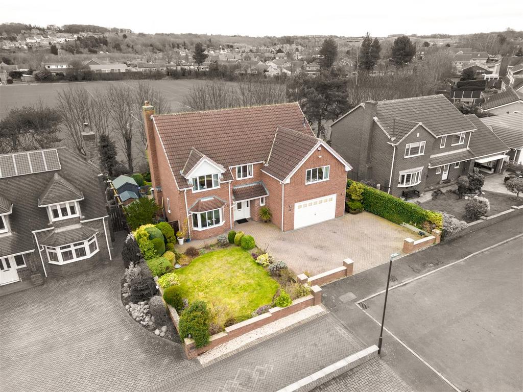 Redbrook Avenue, Hasland, Chesterfield, S41 0RL 5 bed detached house for sale £575,000