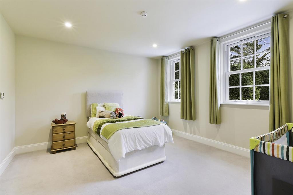 SURREY LODGE- (11).jpg