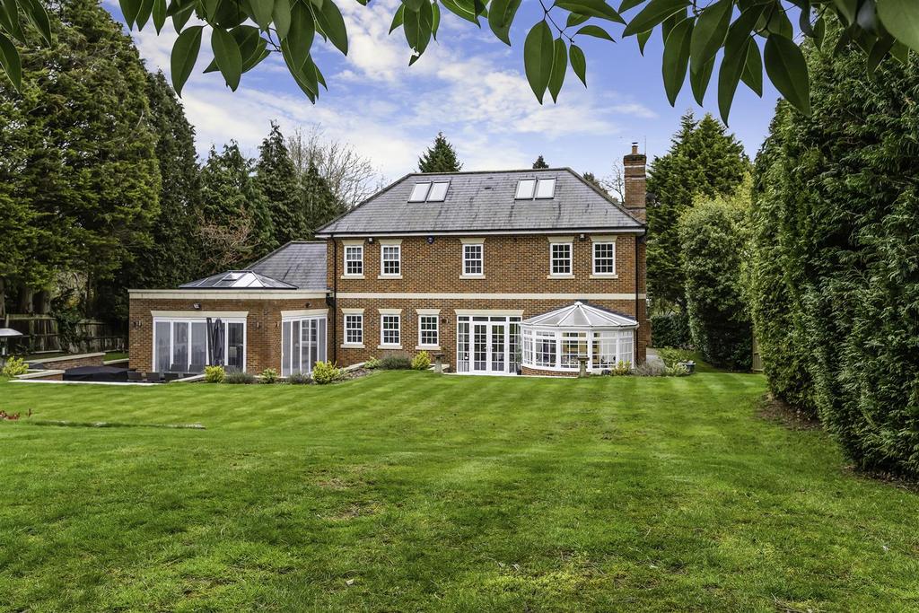 SURREY LODGE- (7).jpg