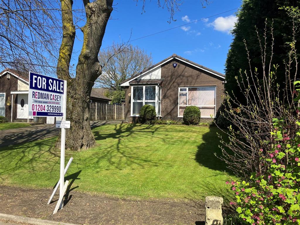 Chorley New Road, Lostock, Bolton 3 bed detached bungalow for sale £