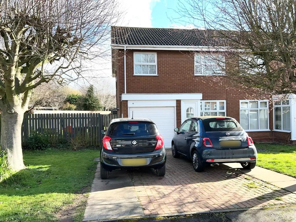 Norwich Close, Lichfield 3 bed house £260,000