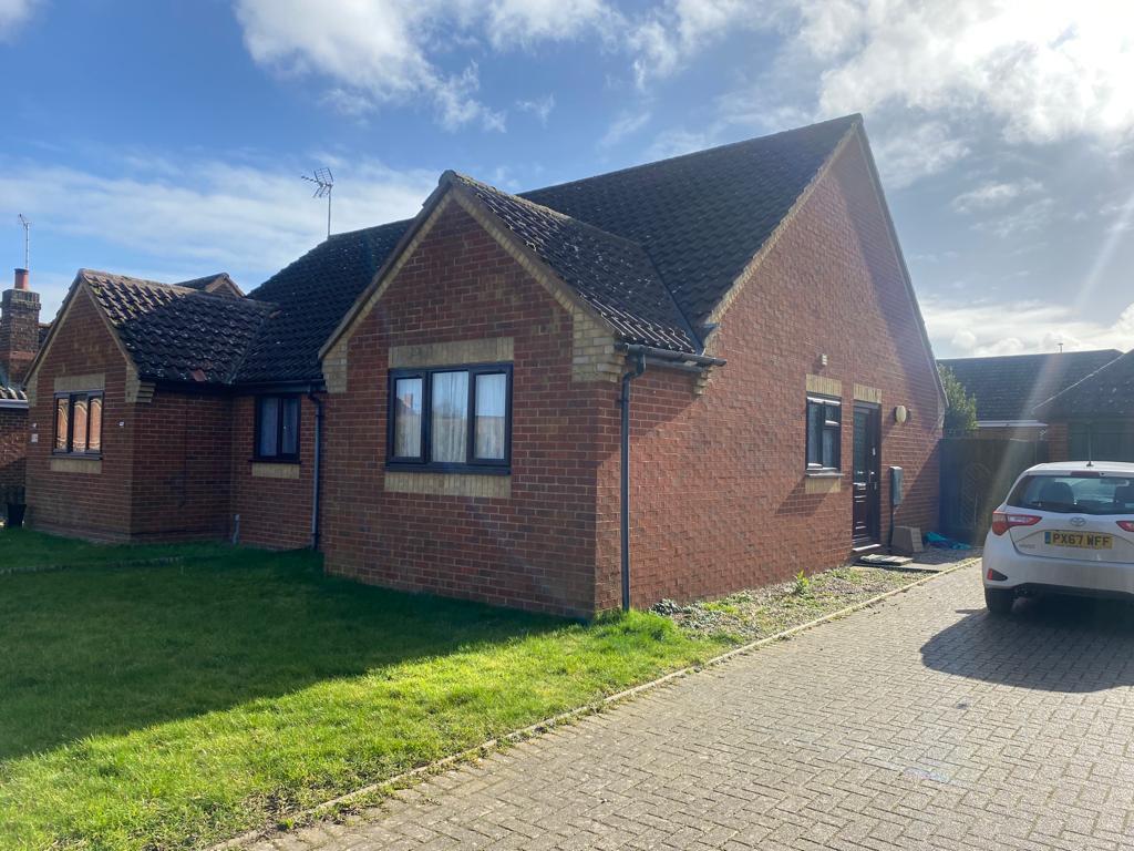 Wesley Road, Whaplode, Spalding 2 bed semidetached bungalow £725 pcm