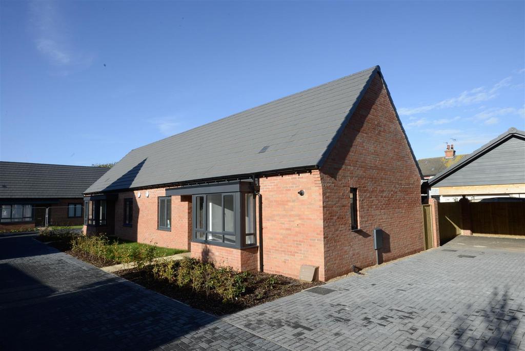 Plot 23 Exterior and drive.JPG