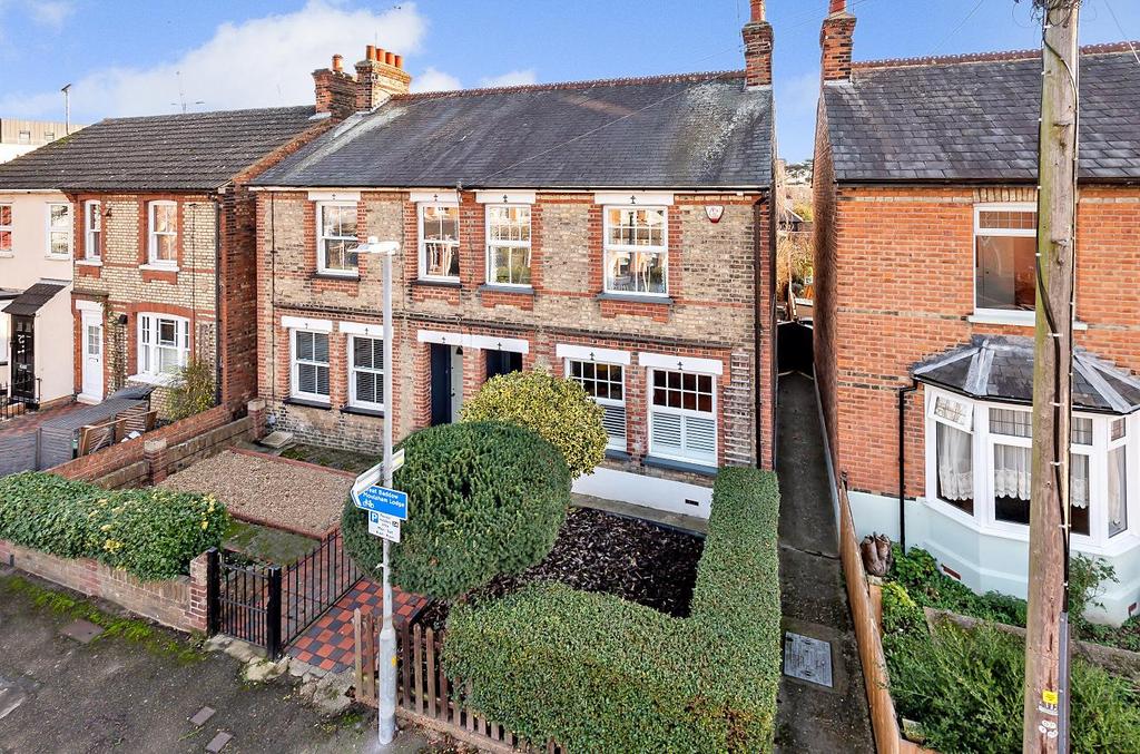 Goldlay Road, Chelmsford 3 bed semidetached house £585,000