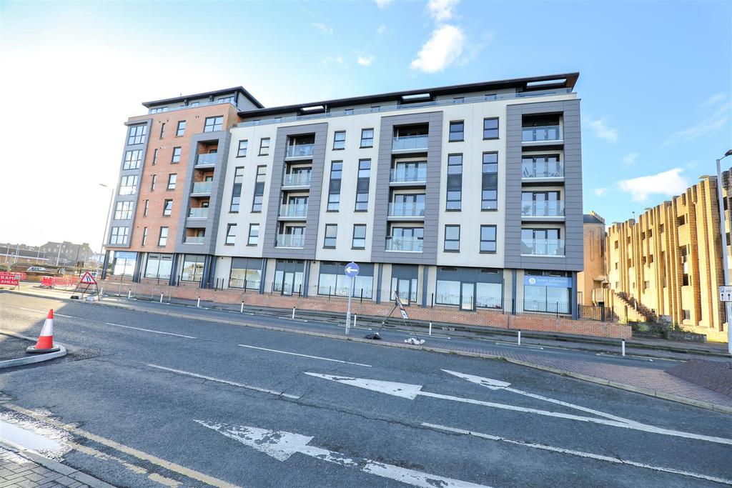 Cowan Street, Kirkcaldy 2 bed flat £149,995