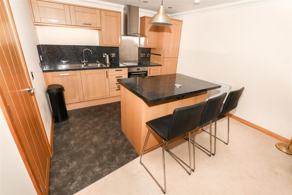 Cowan Street, Kirkcaldy 2 bed flat £149,995