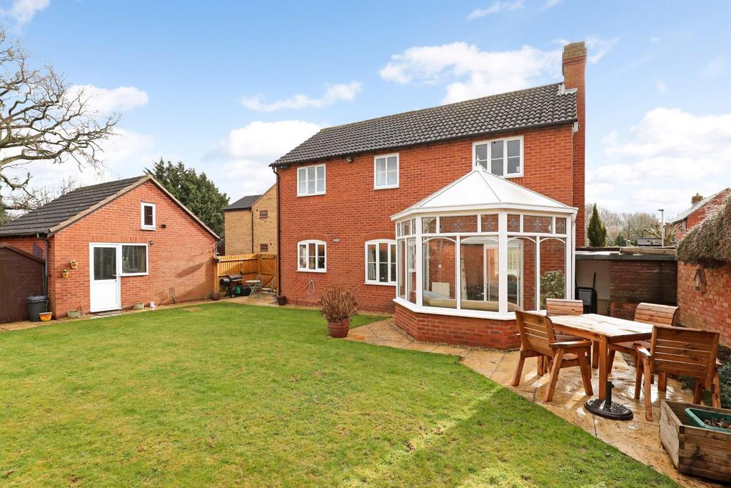 Appleton Way, Hucclecote, Gloucester 4 bed detached house for sale £
