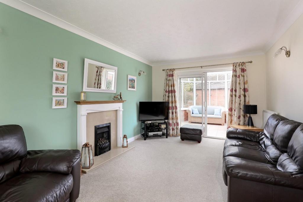 Appleton Way, Hucclecote, Gloucester 4 bed detached house £515,000