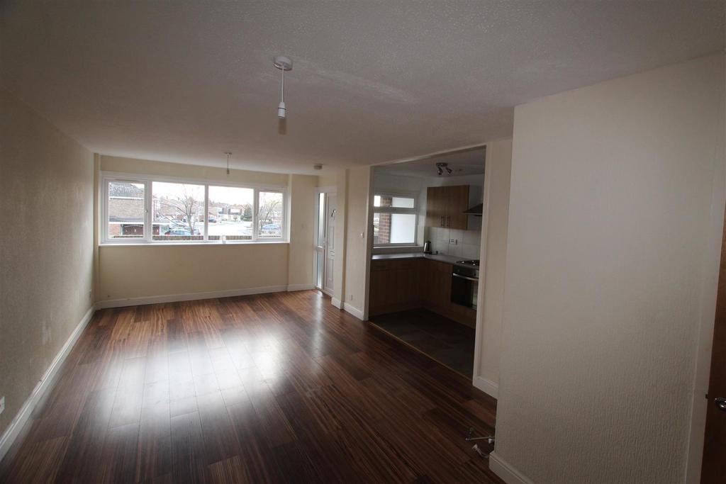 Stroud Avenue, Willenhall 2 bed house share £650 pcm (£150 pw)