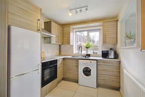 3 bedroom semi-detached house for sale - Middlebeck Drive, Arnold