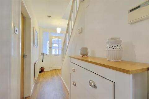 3 bedroom semi-detached house for sale - St. Michaels Avenue, Gedling