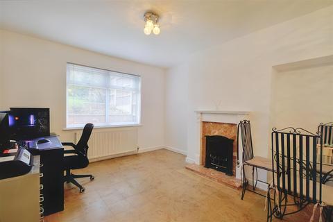 3 bedroom semi-detached house for sale - St. Michaels Avenue, Gedling