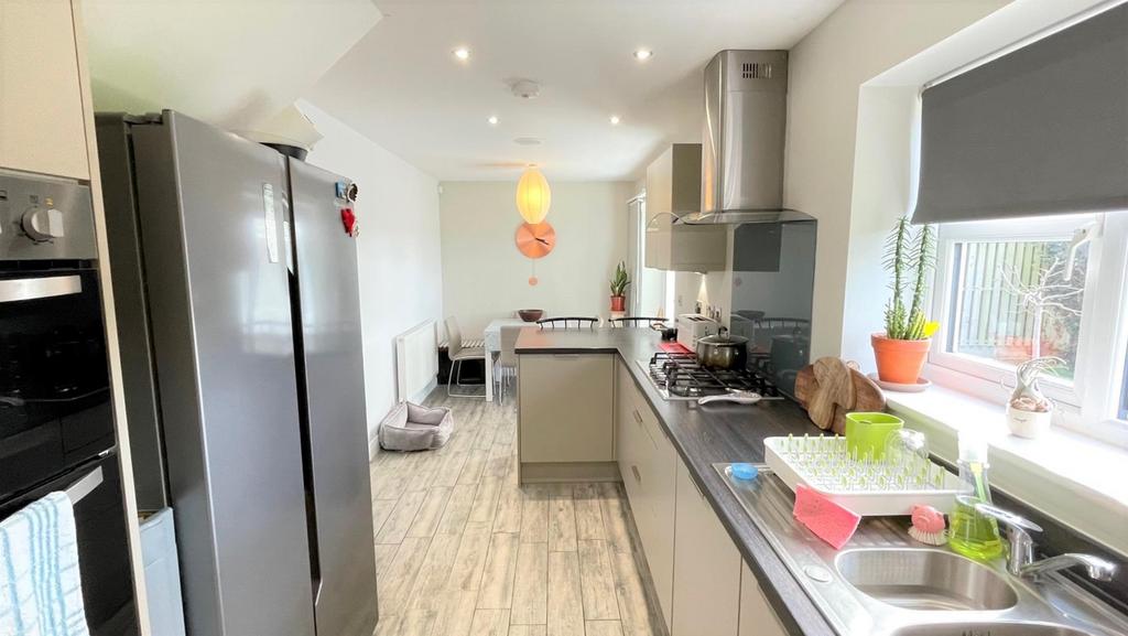 Open plan kitchen/dining room