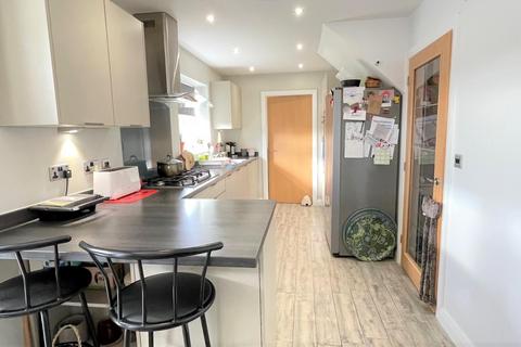31 Dalar Aur, Llandudno Junction, LL31 9FH