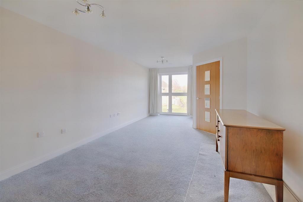 8540577-interior13-800.JPG