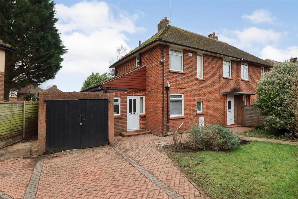 Orchard Road, Horsham 3 bed semidetached house for sale £400,000
