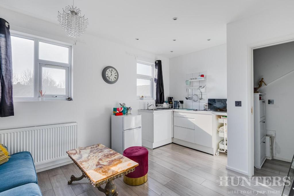 5 Sherboro Rd, London N15 6 DR, UK-5.jpg