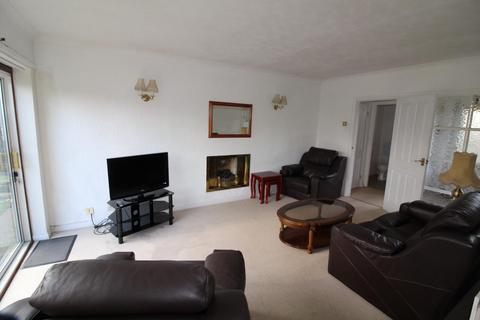 17 Ashdene, Leeds, LS12 5QR