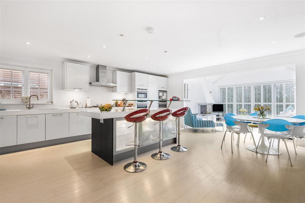 Hyde End Road, Spencers Wood, Reading RG7 1DL 5 bed detached house for