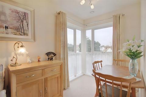 1 bedroom apartment for sale - Elm Tree Court, High Street, Huntingdon