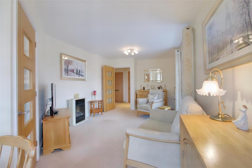 8538197-interior12.JPG