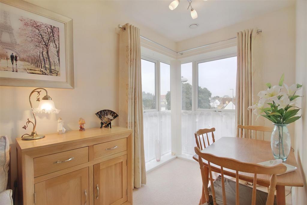 8538197-interior08.JPG