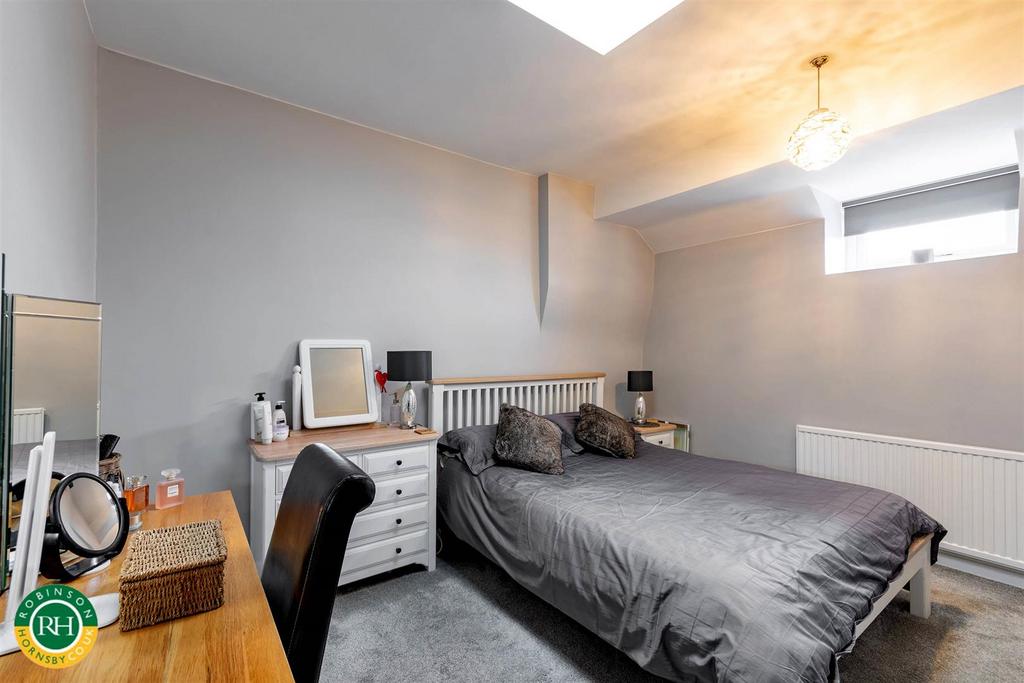Bed 4.jpg