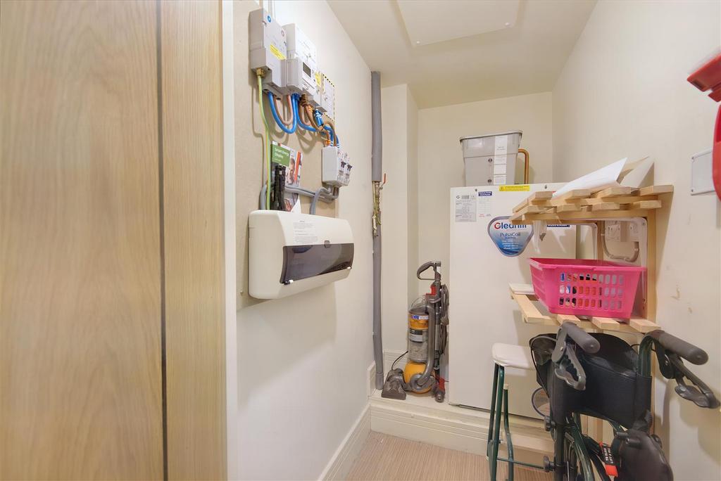 Airing Cupboard/Storage