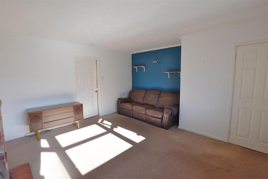 25 Hemsby CLose - Living Room to Alcove.JPG