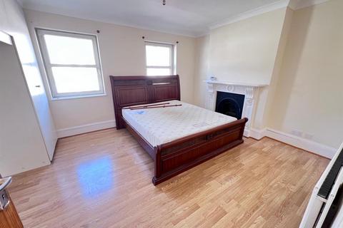 3 bedroom house for sale, Stanley Road, Ilford