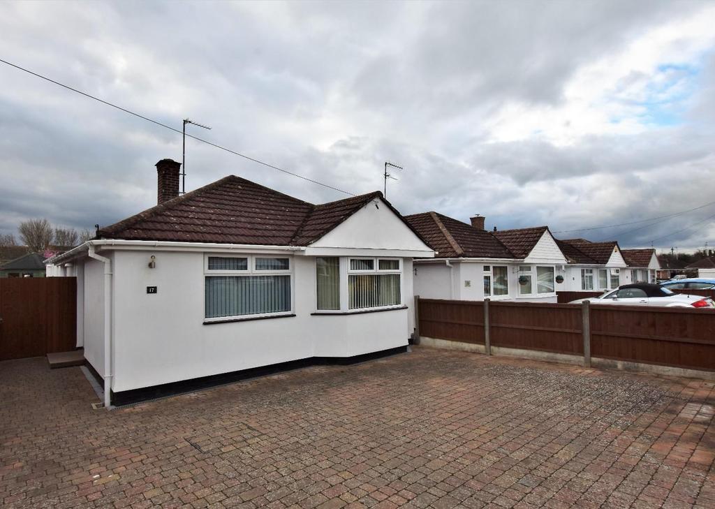 Wells Close, Warden Hill, Cheltenham 3 bed detached bungalow £1,350