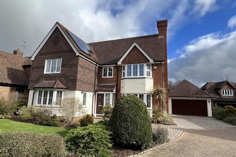 3 Gainsborough Place, Hutton, Brentwood, CM13 2RF
