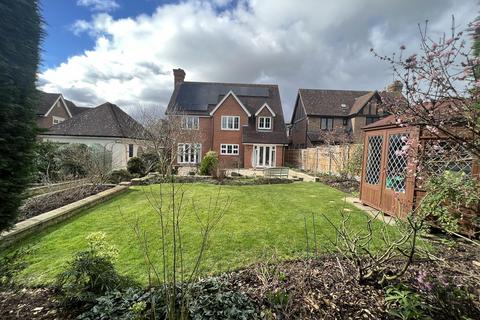 3 Gainsborough Place, Hutton, Brentwood, CM13 2RF