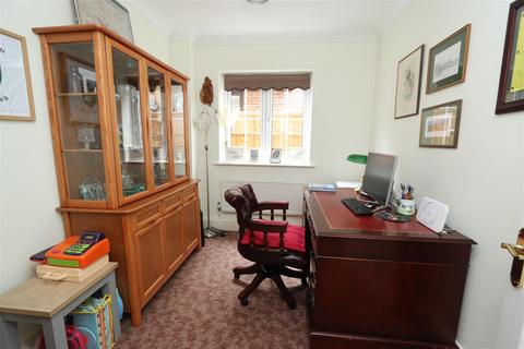3 Gainsborough Place, Hutton, Brentwood, CM13 2RF
