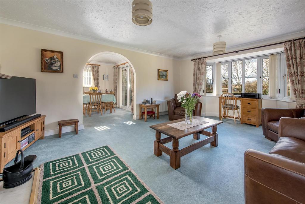 Killams Green, Taunton 3 bed bungalow £500,000