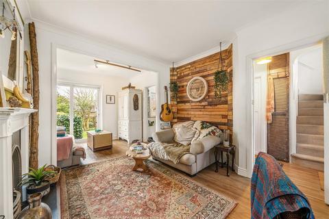 15 Biggin Way, London, SE19 3XE