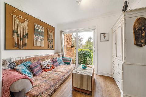 15 Biggin Way, London, SE19 3XE